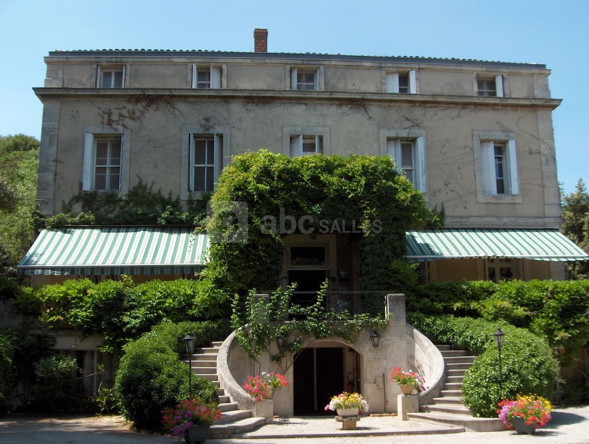 Façade du mas