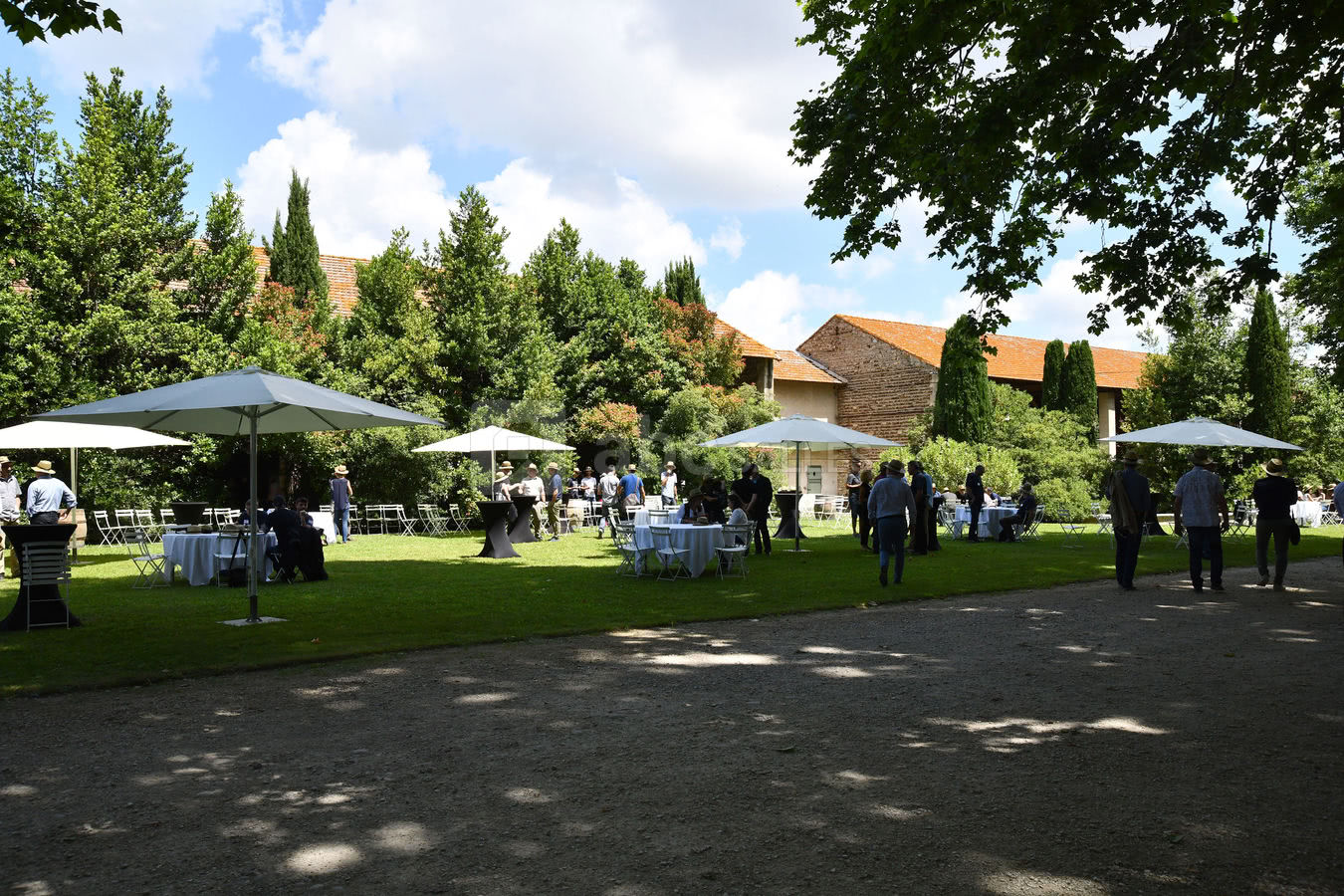 Cocktail dans les jardins