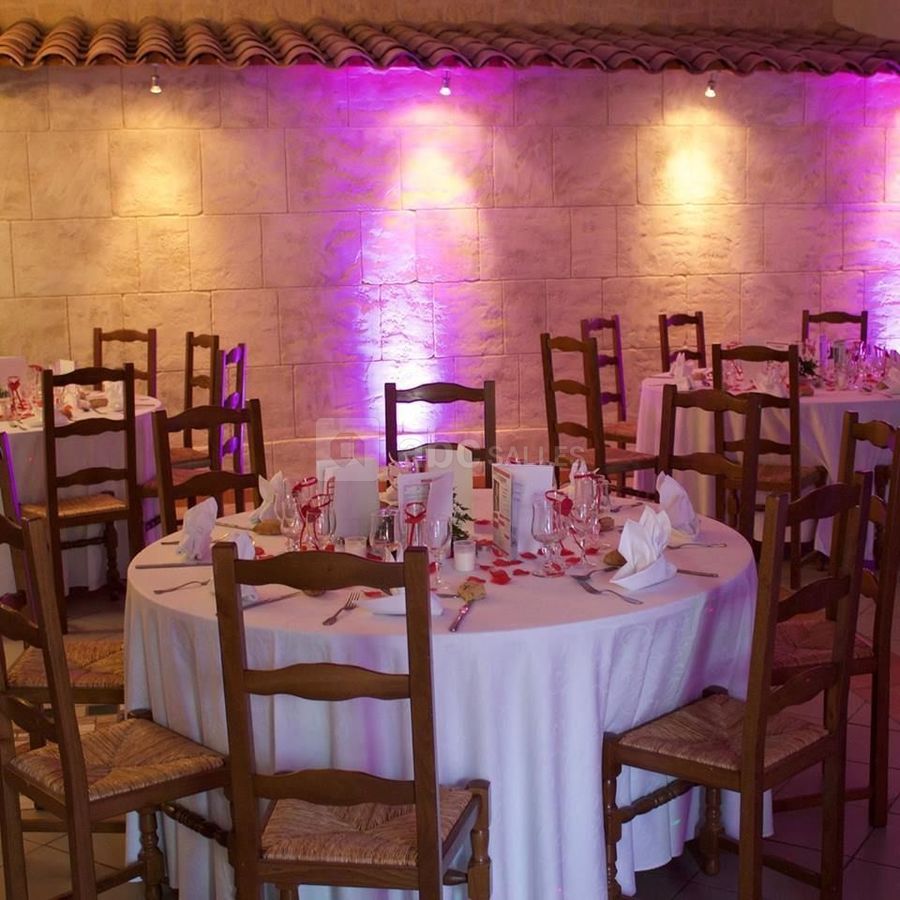 Table ronde de 8 à 10 pers