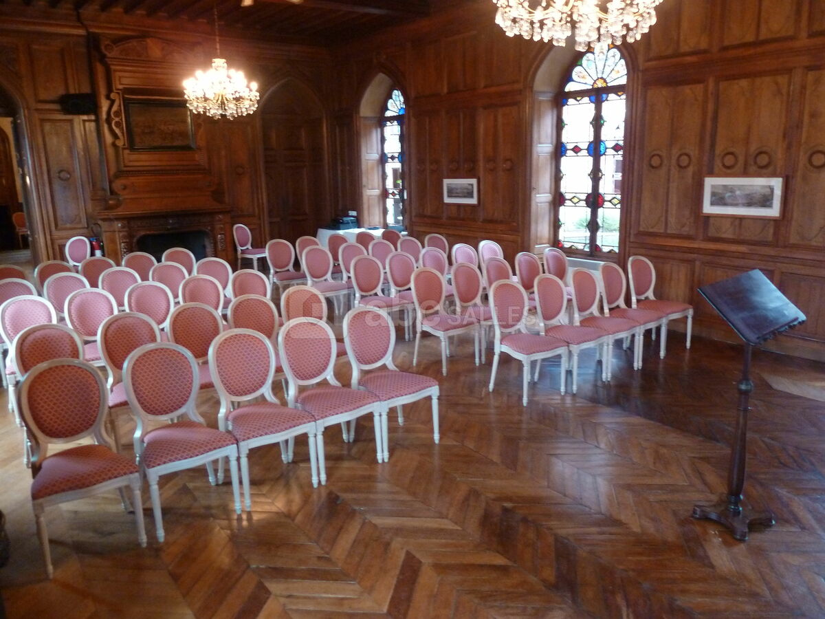 Salle en théâtre