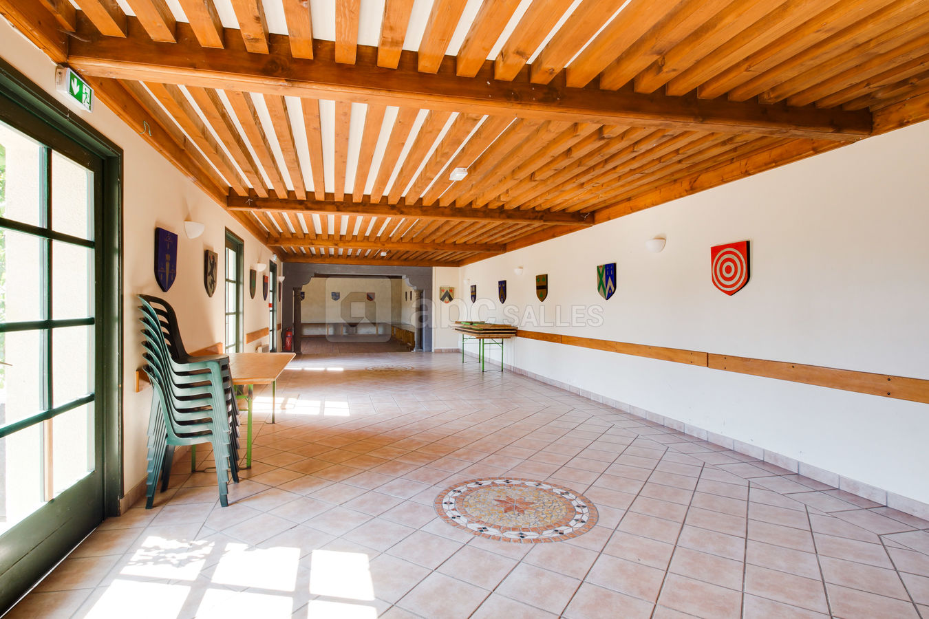 La salle des armoiries : continuité