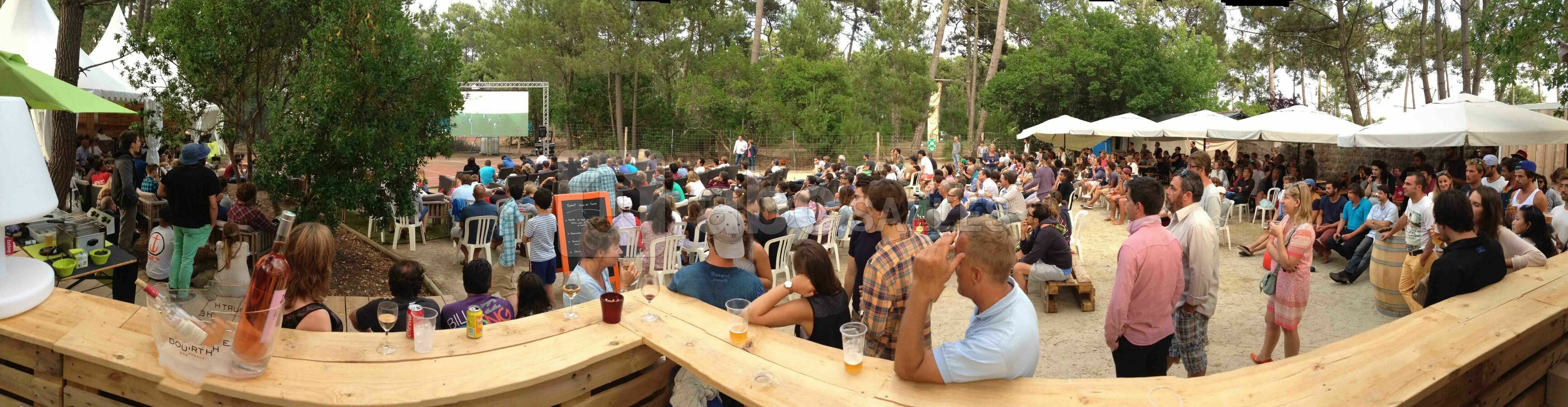 Boulodrome et écran géant