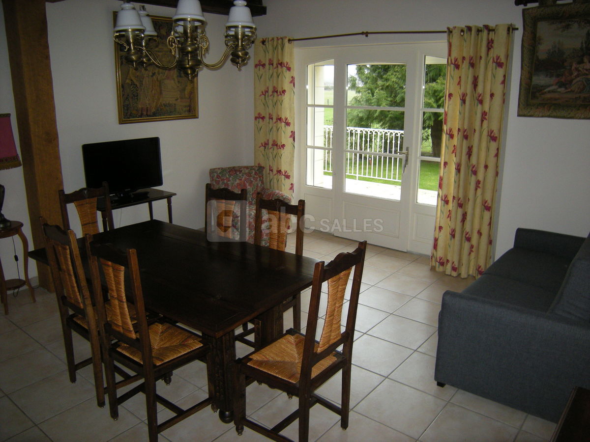 Gîte rez de chaussée terrasse plein sud