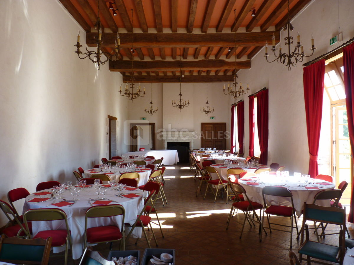 Salle de l'Orange vue sur la cheminée