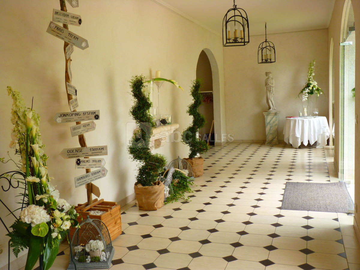 Petite salle de l'Orangerie vue sur le vestiaire