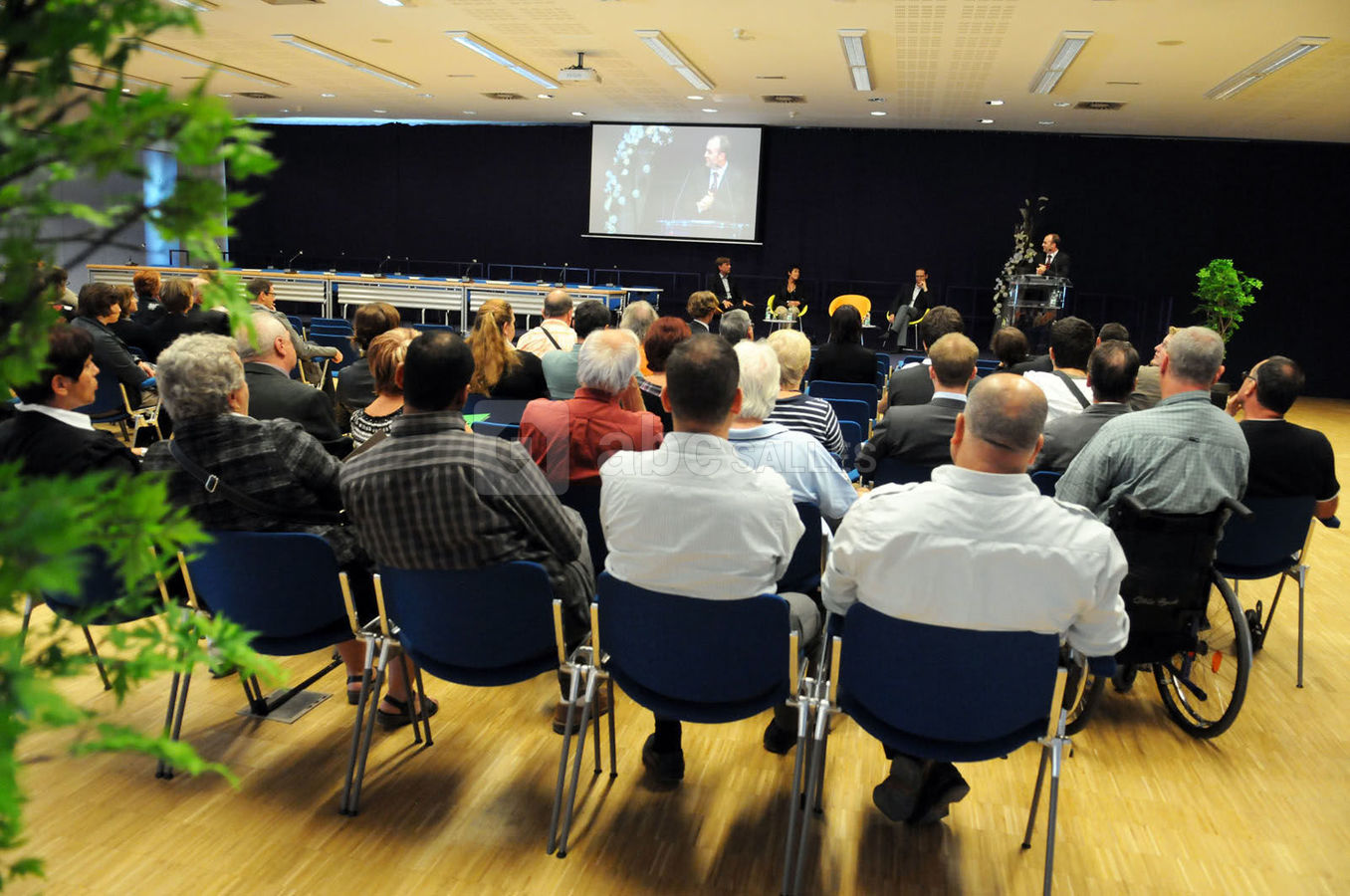 Salle pour 230 personnes