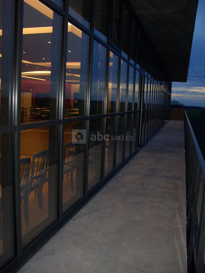 Vue balcon salle lac