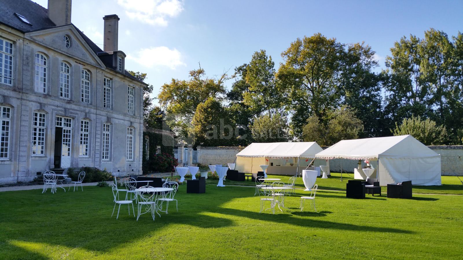 Cocktail derrière le château