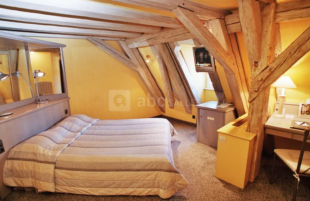 Chambre charme grand lit