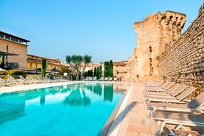 Piscine extérieure chuaffée