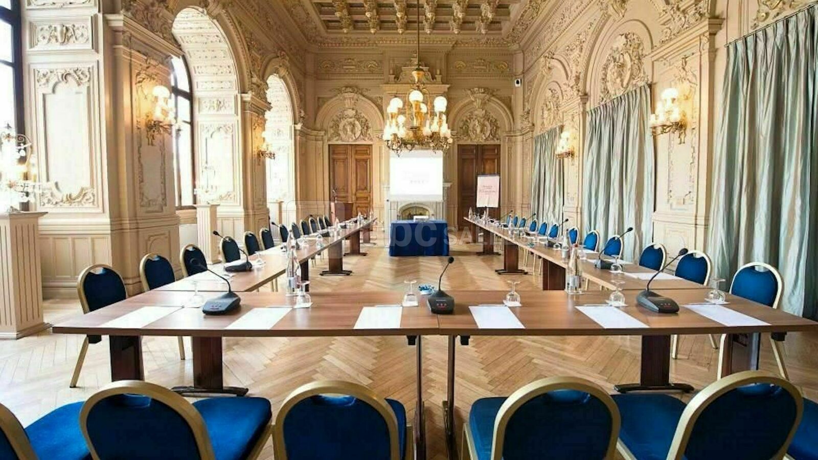 Salon 110m² lumière du jour - Communicant au Président