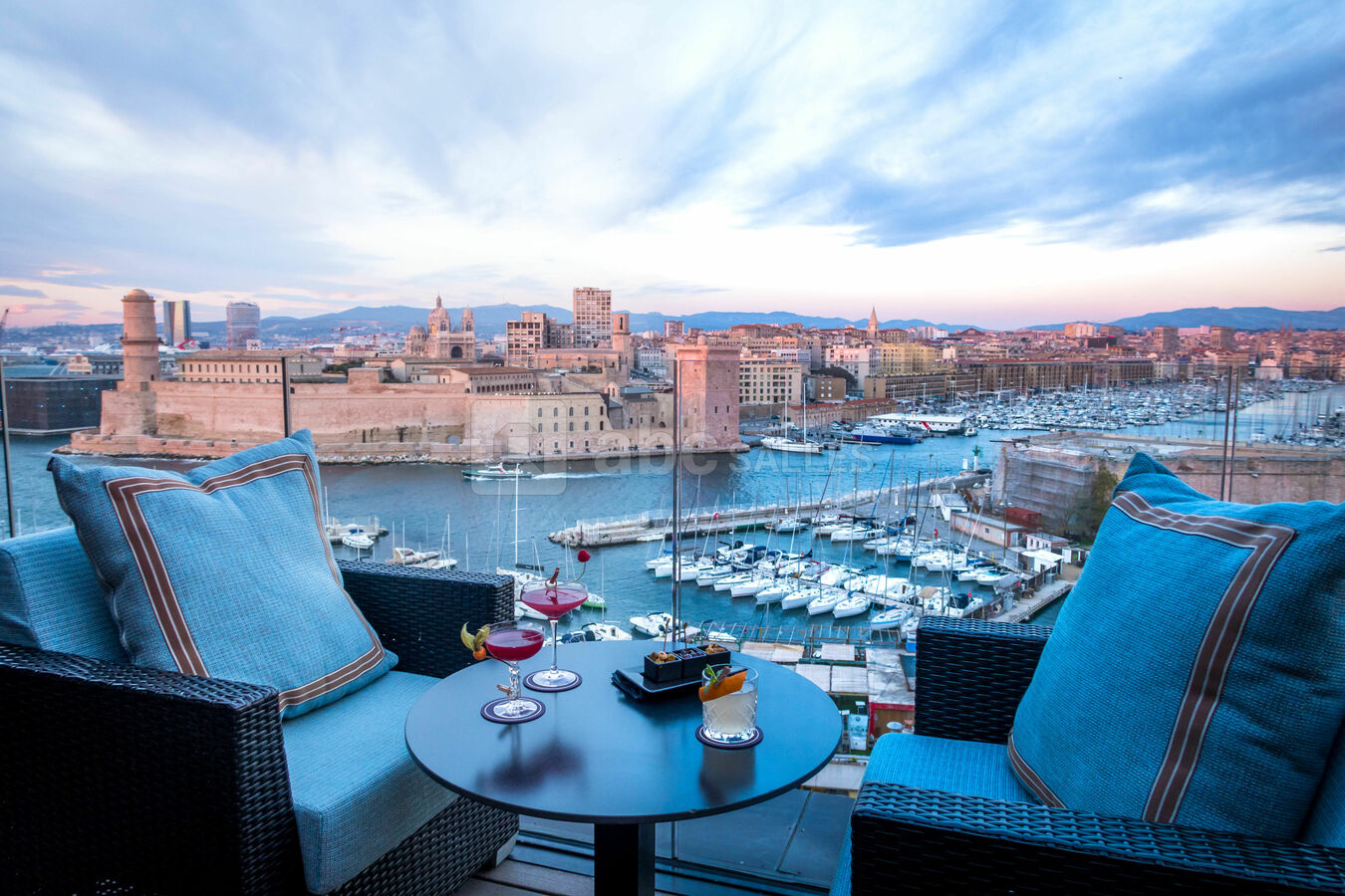 Hôtel Sofitel Marseille Vieux-Port - ABC Salles