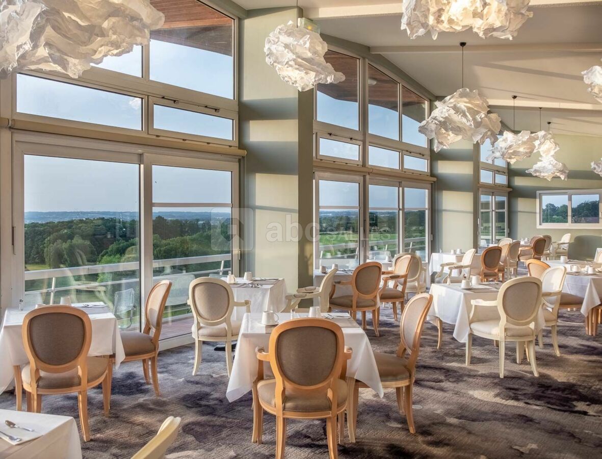 Salle panoramique & petit-déjeuner