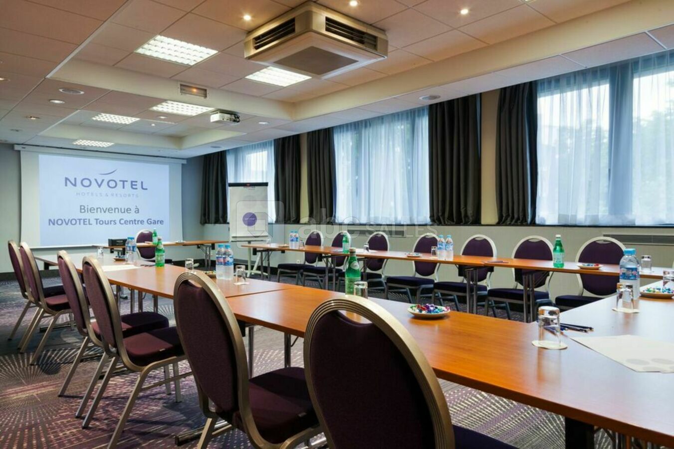 Salon séminaire en U