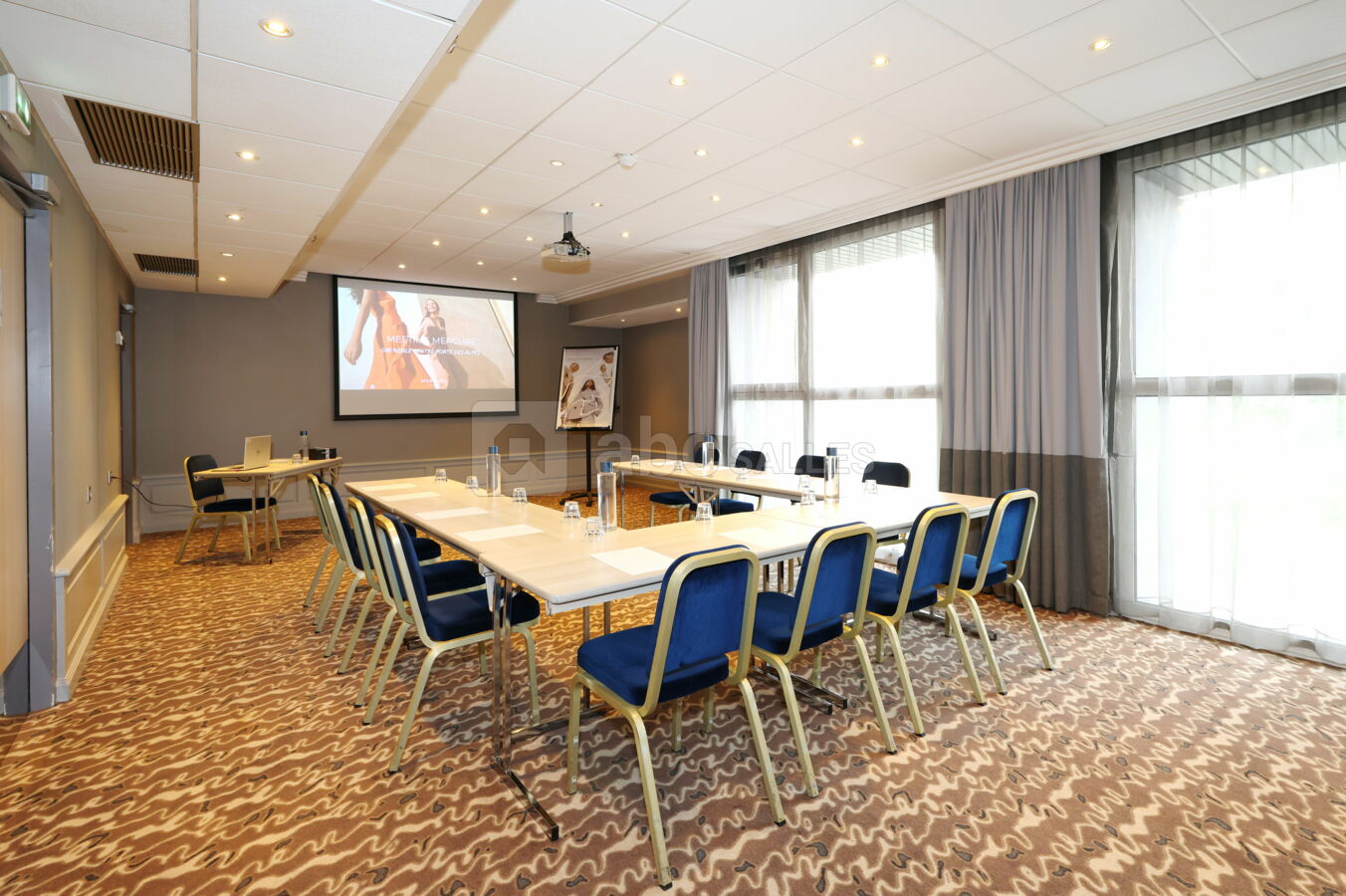 Salon Charmant Som