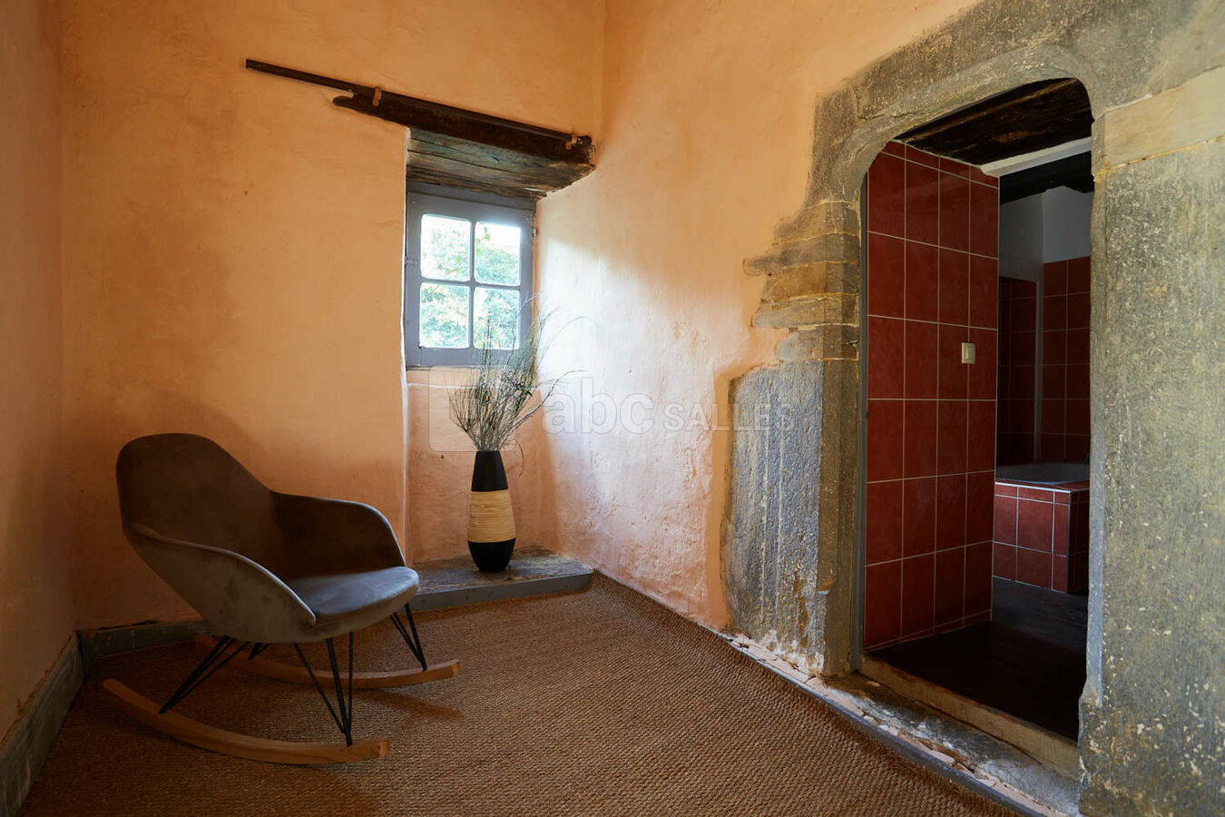 Vers la salle de bain de la chambre Merlin