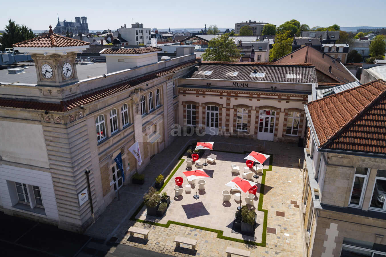MUMM - Patio d'accueil