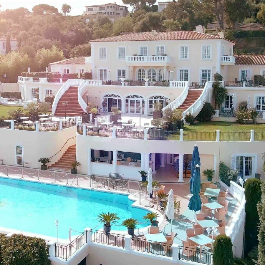 Althoff Villa Belrose