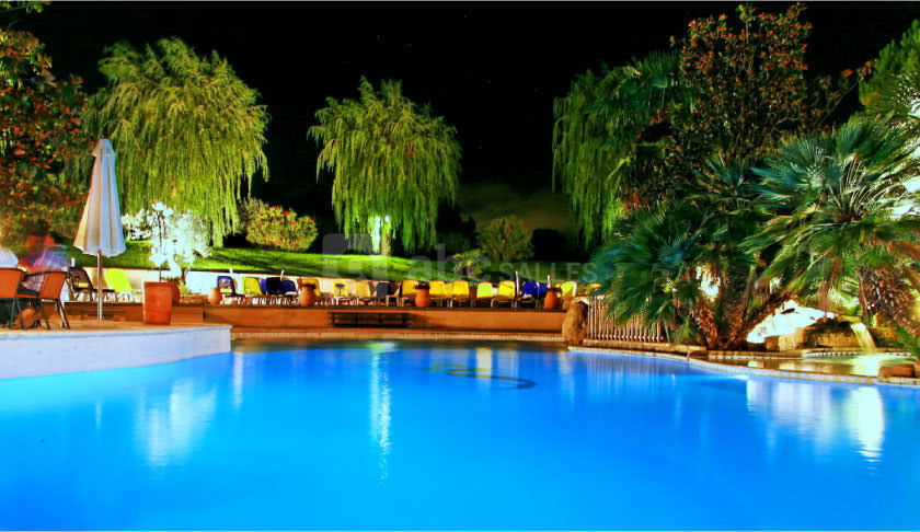 Piscine la paillote nuit