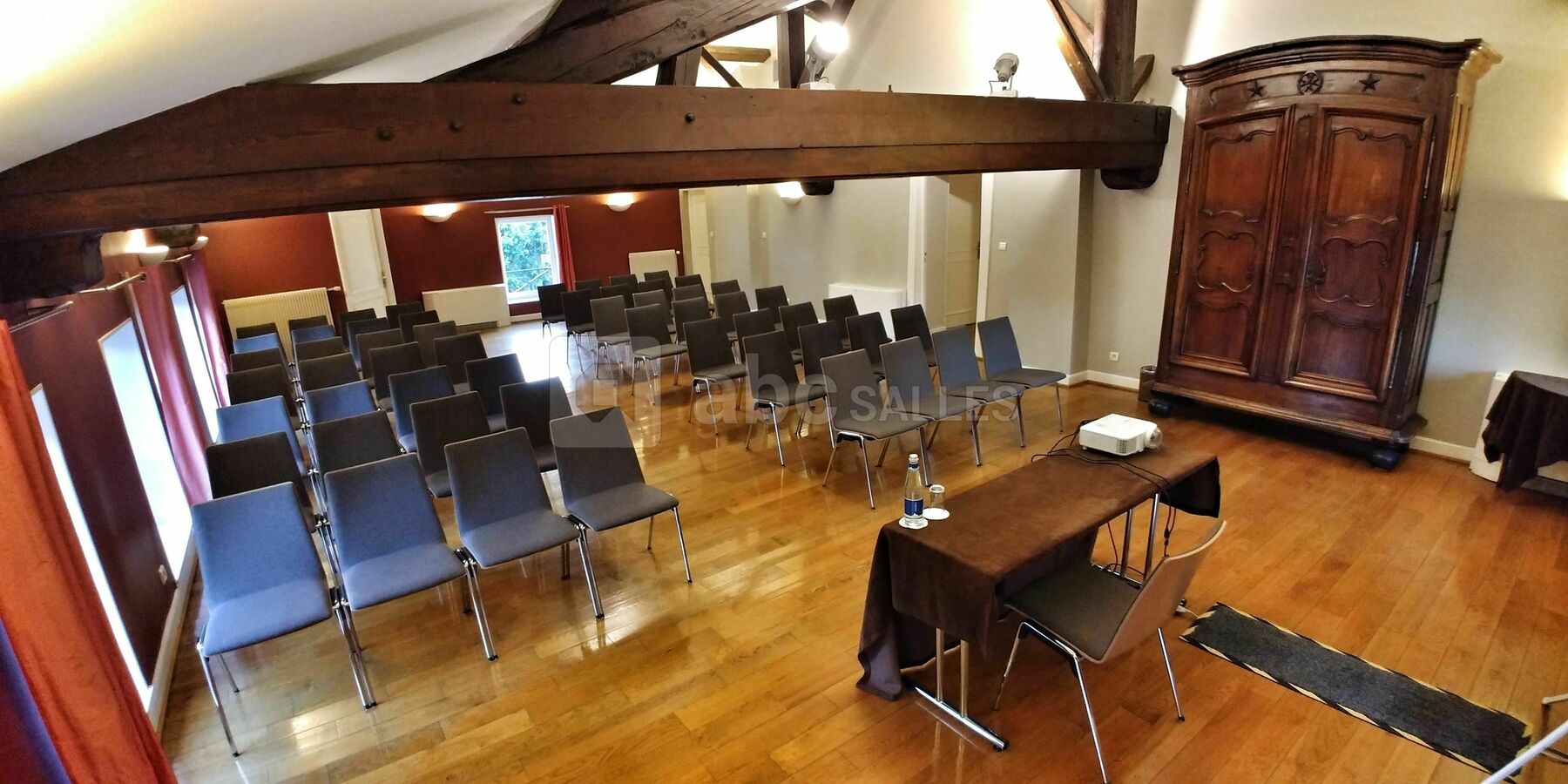 En théâtre