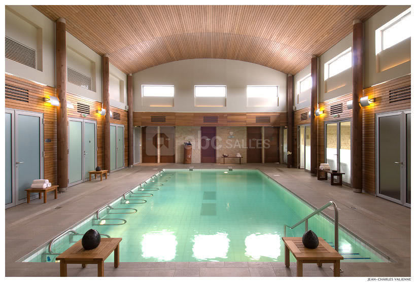 Piscine intérieure