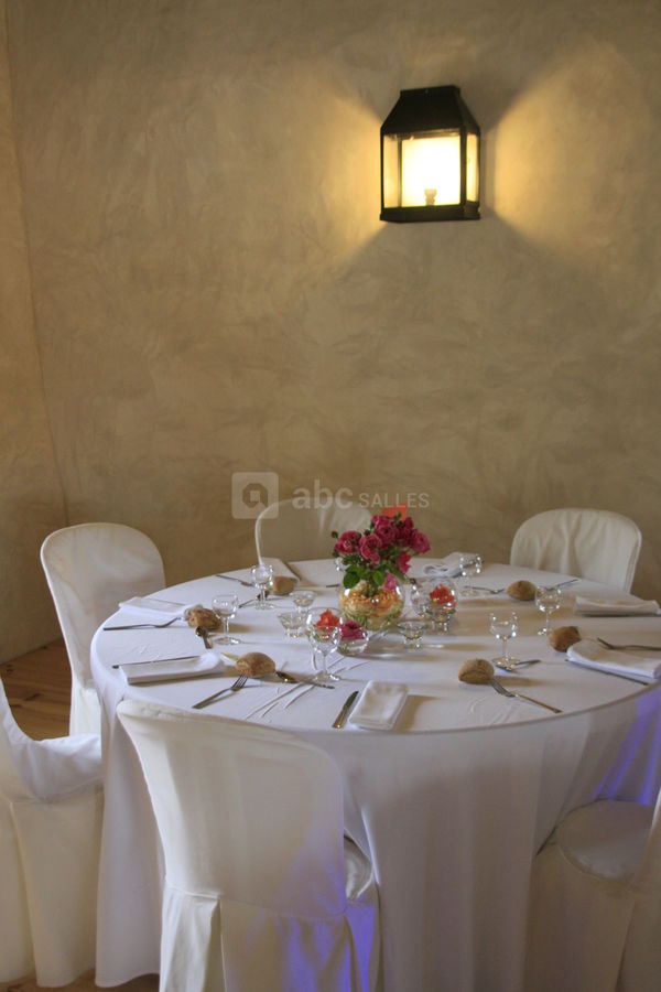 Détail sur une table dréssée au Domaine de Montplaisir
