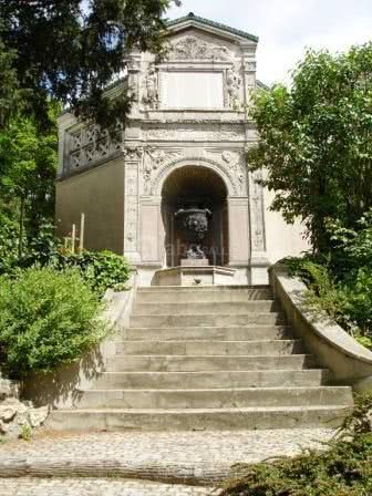 Vieux chateau d'eau