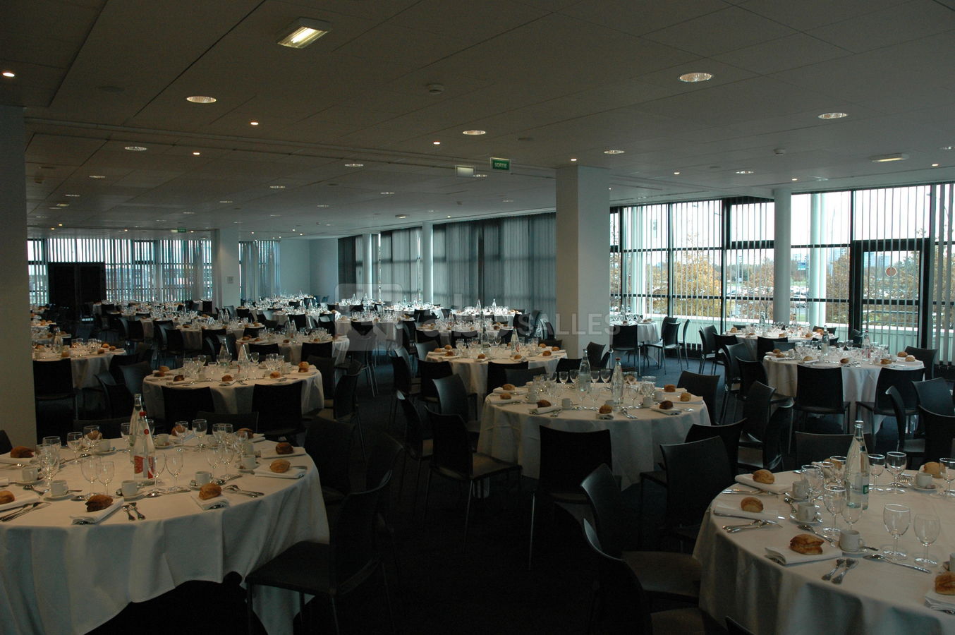 Déjeuner assis 350 couverts