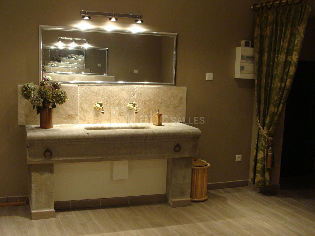 Toilettes de la salle