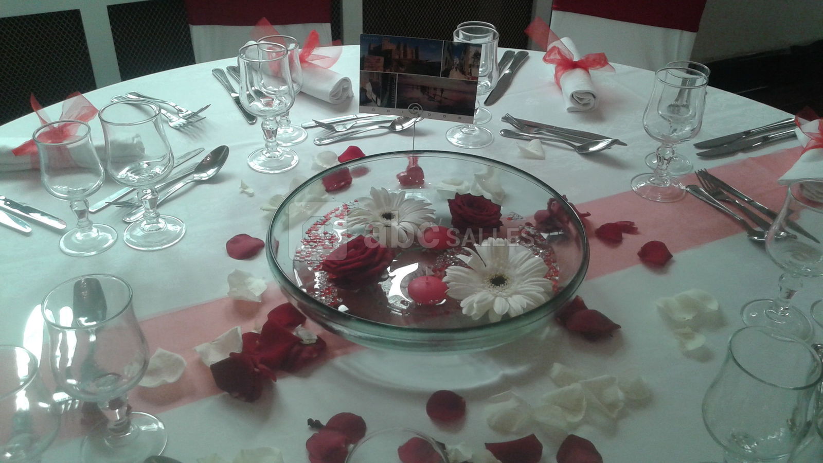 DECORATION TABLE