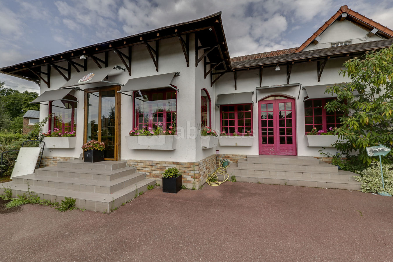 Devanture la terrasse fleurie