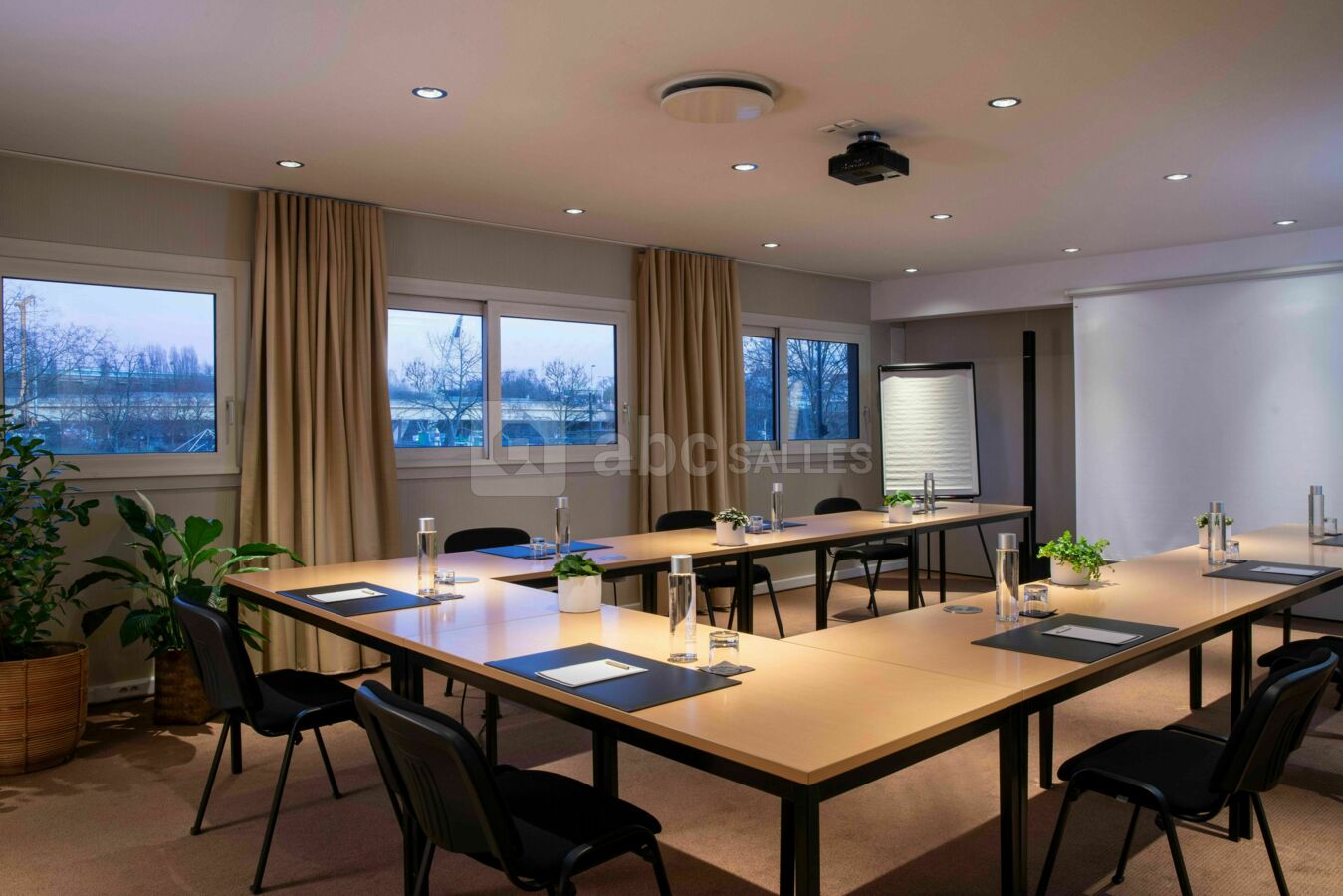 SALLE 1