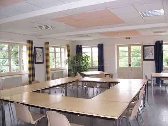 Salle 71 m²