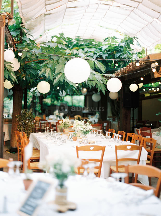 Dîner sous les lampions