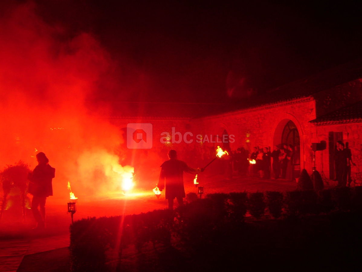 Tableaux feux dans le jardin a la francaise