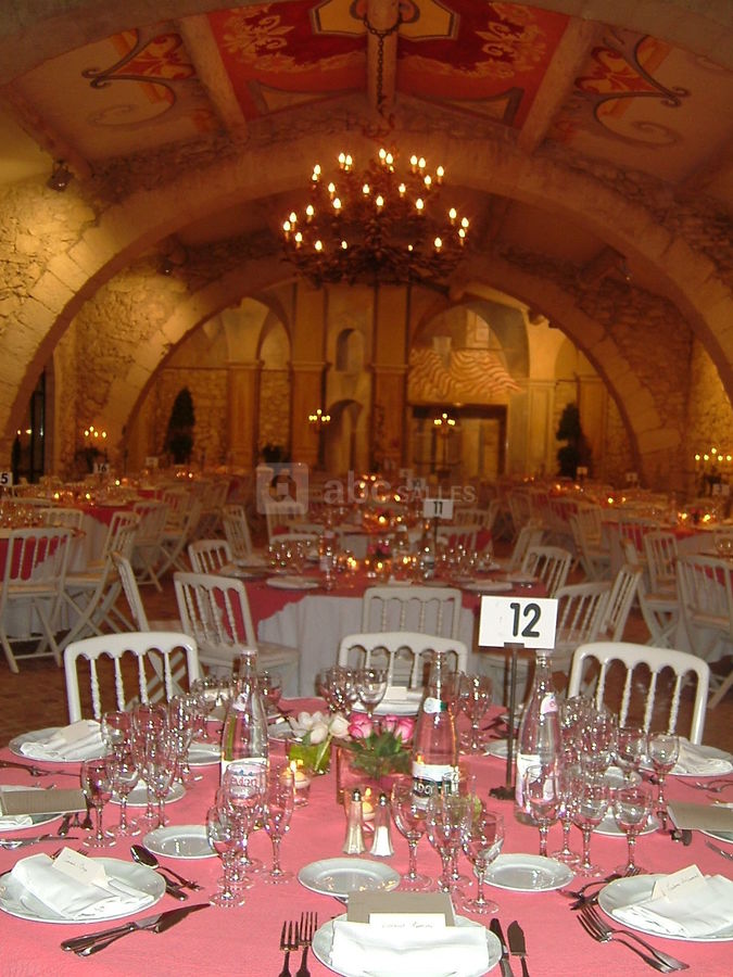 14 grands chandeliers=70 bougies fournies