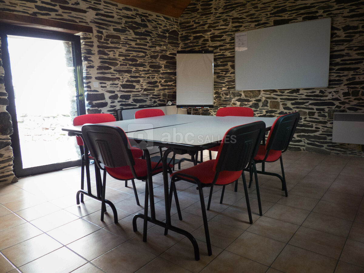 Salle 6 / 8 personnes