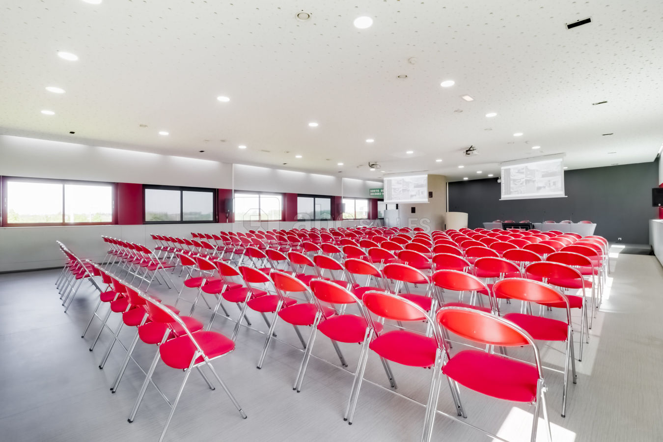 Conférence 150 personnes