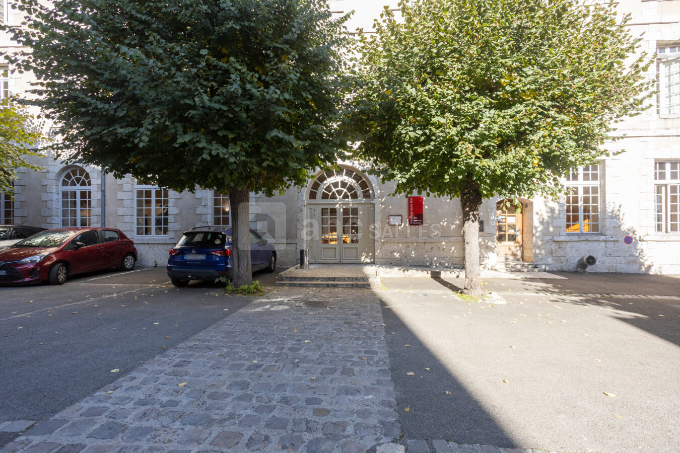 Parking de l'établissement