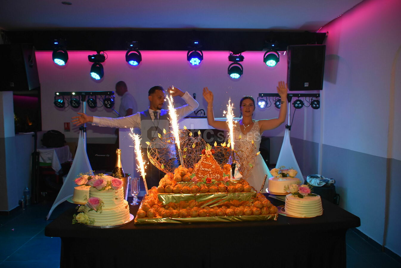 Nao Athéna - Arrivée de la pièce montée