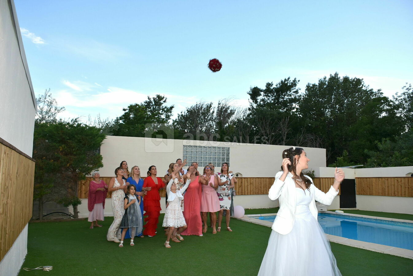 Nao Athéna - Lancer de bouquet