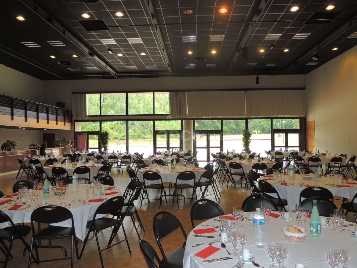 Repas salle Jean du Réau 2/3