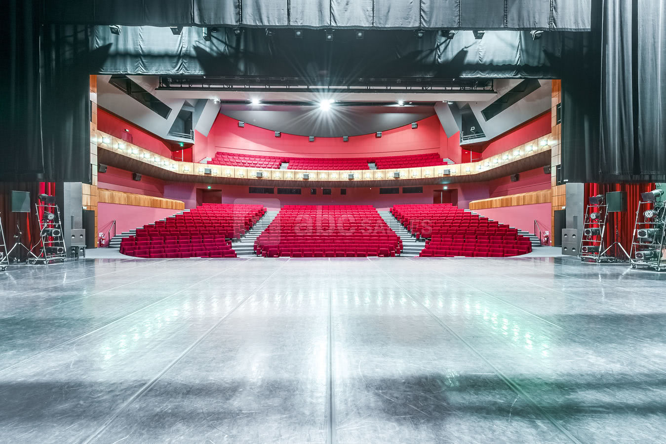 THEATRE DE DION