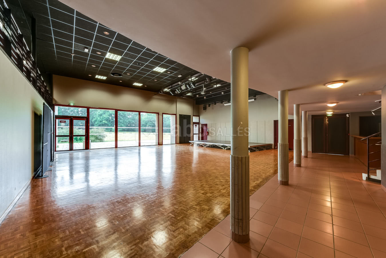 SALLE NICOLE ETIENNE