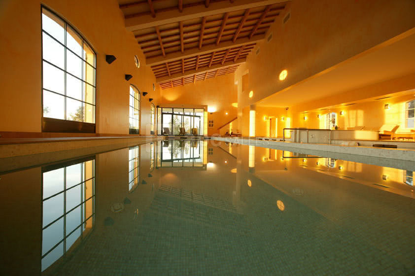 Piscine intèrieure