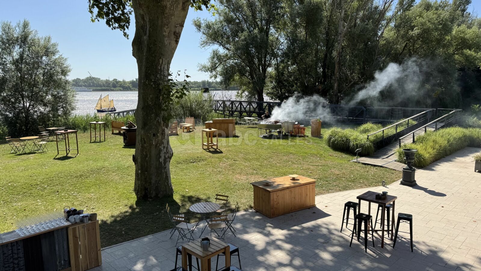 Méchoui terrasse Garonne - Arrivée par bateau