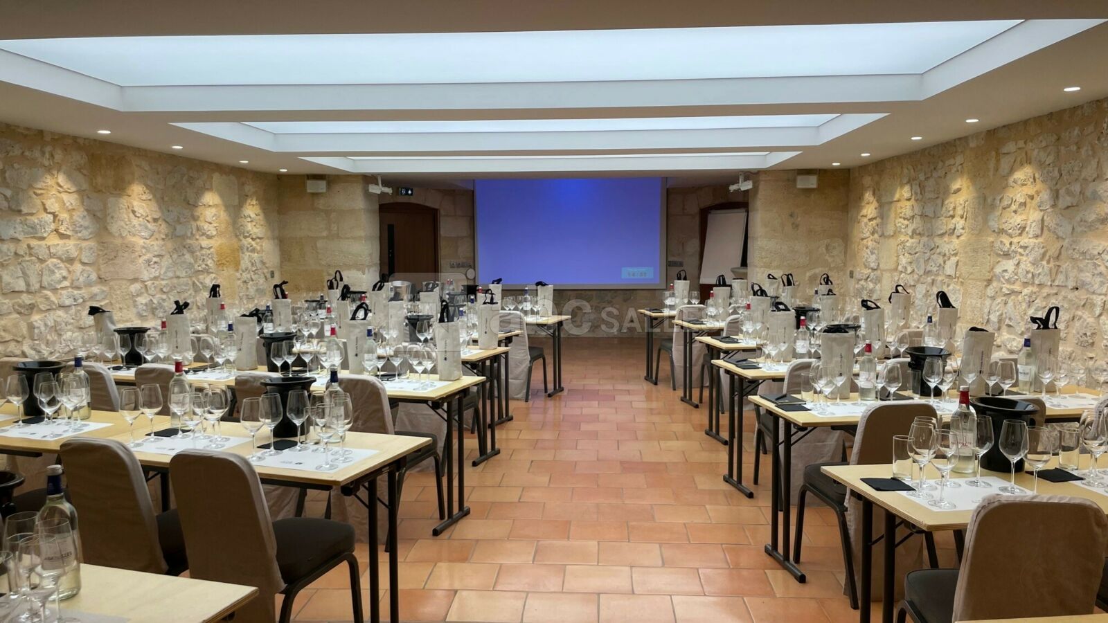 Salle de projection masterclass wine
