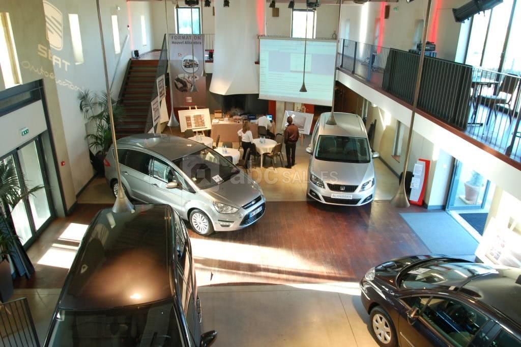 Pavillon pour lancement automobile
