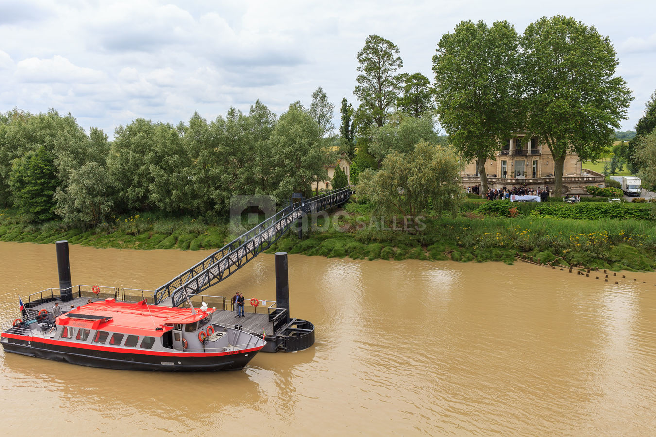 Arrivée bateau au ponton privé