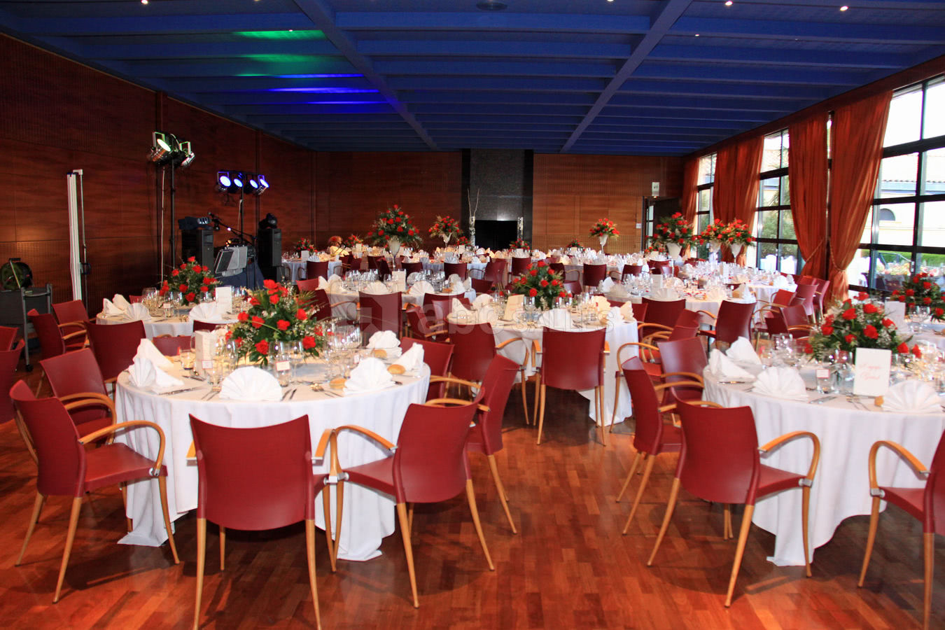 Mariage dans la salle de receptions